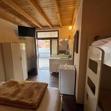 Pepaj بيت خشبي *