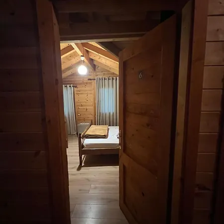 Pepaj بيت خشبي