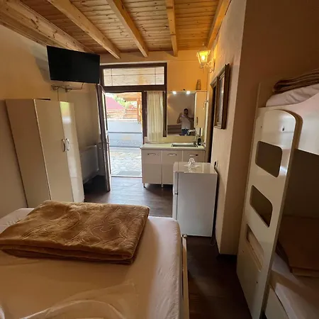 بيت خشبي Pepaj